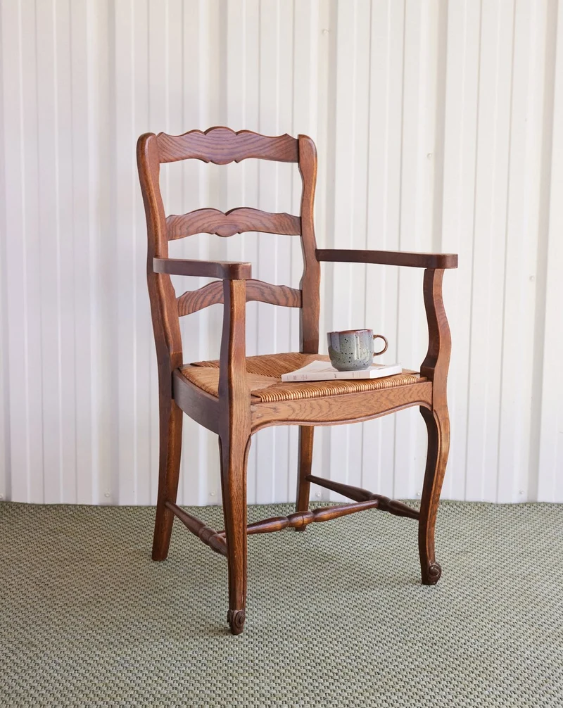 Ernest, le fauteuil en paille N°1493