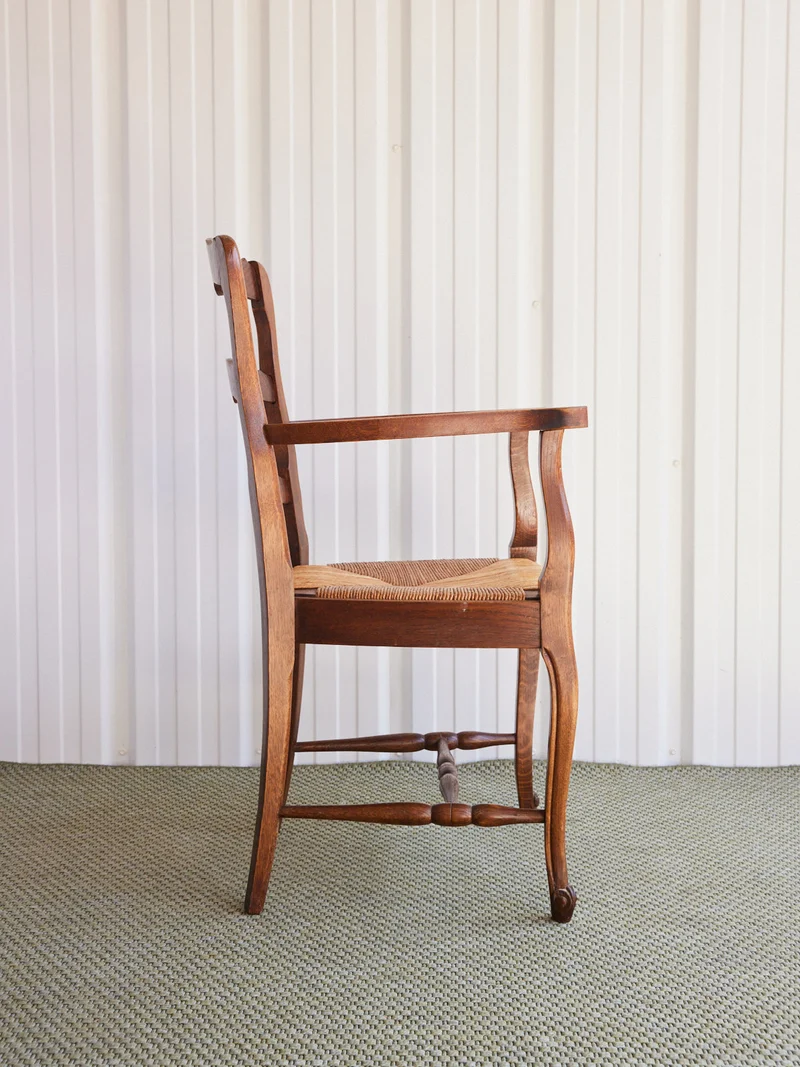 Ernest, le fauteuil en paille N°1493
