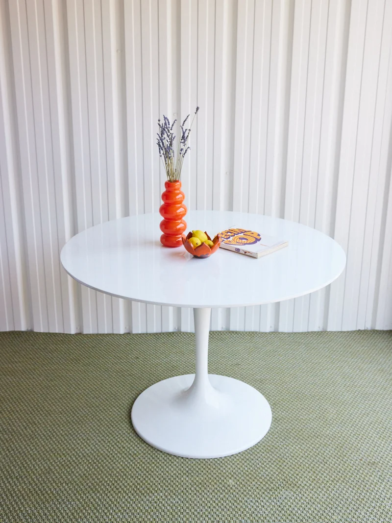 Karla, la table à manger tulipe blanche N°1229