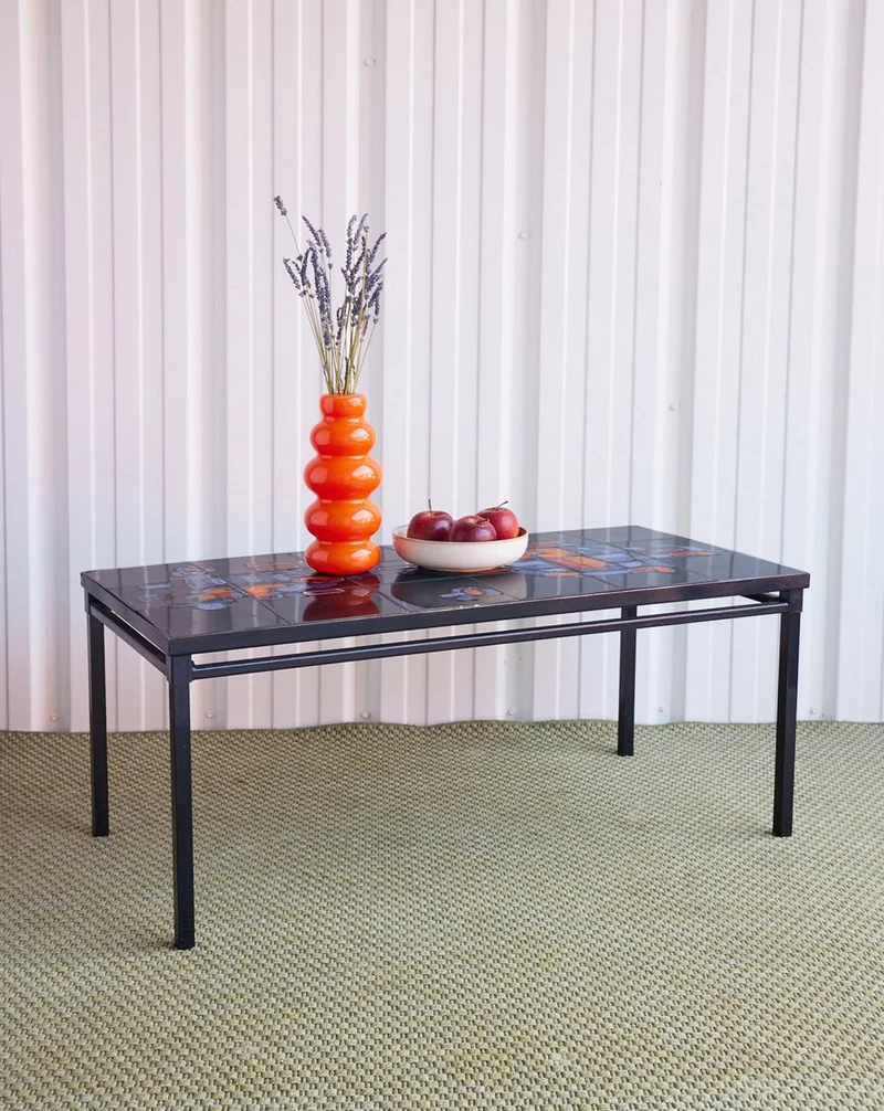 Donna, la table basse en céramique années 60 N°1102