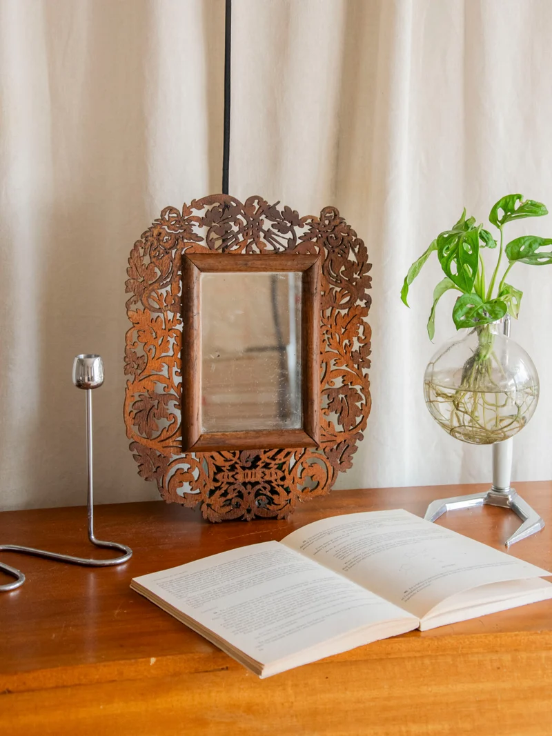 Georges, le miroir au bois sculpté N°1343
