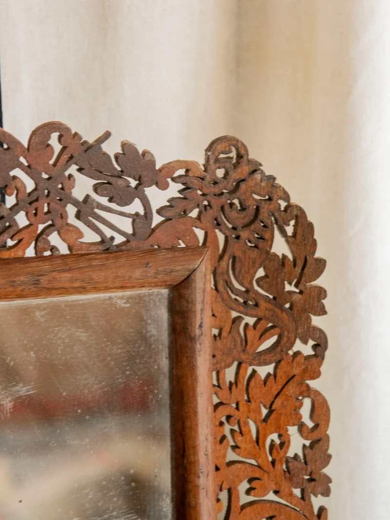 Georges, le miroir au bois sculpté N°1343