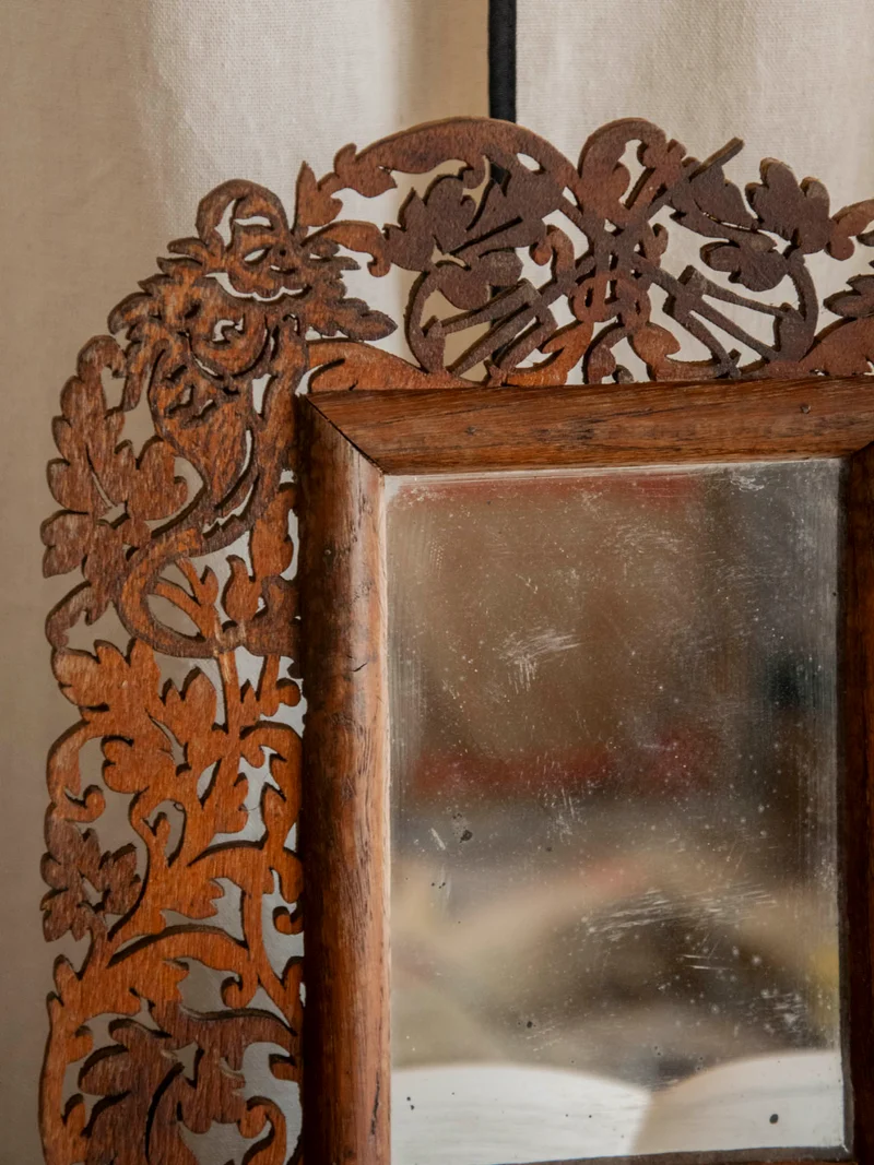 Georges, le miroir au bois sculpté N°1343