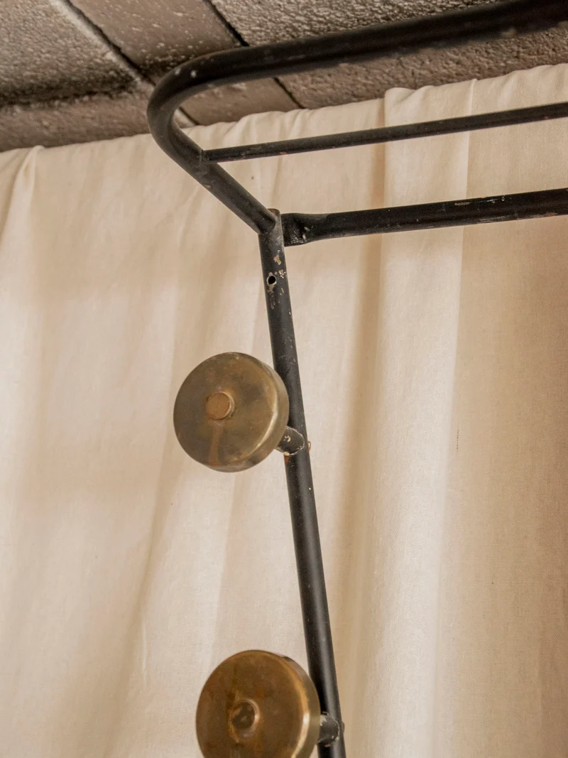 Charlie, le porte-manteau aux multiples fonctions N°244