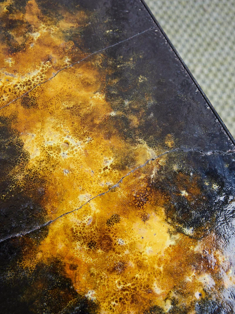 Donna, la table basse en pierre de lave N°1103