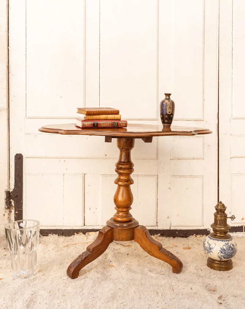 Francine, la table d'appoint en bois N°1429