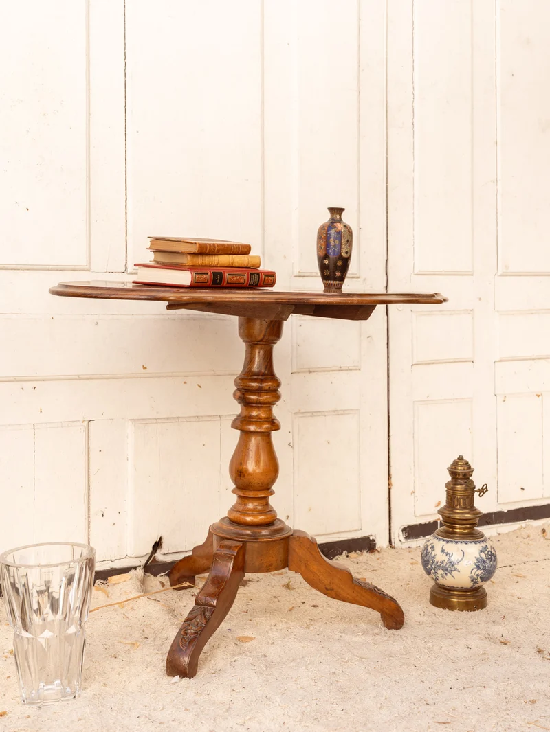 Francine, la table d'appoint en bois N°1429