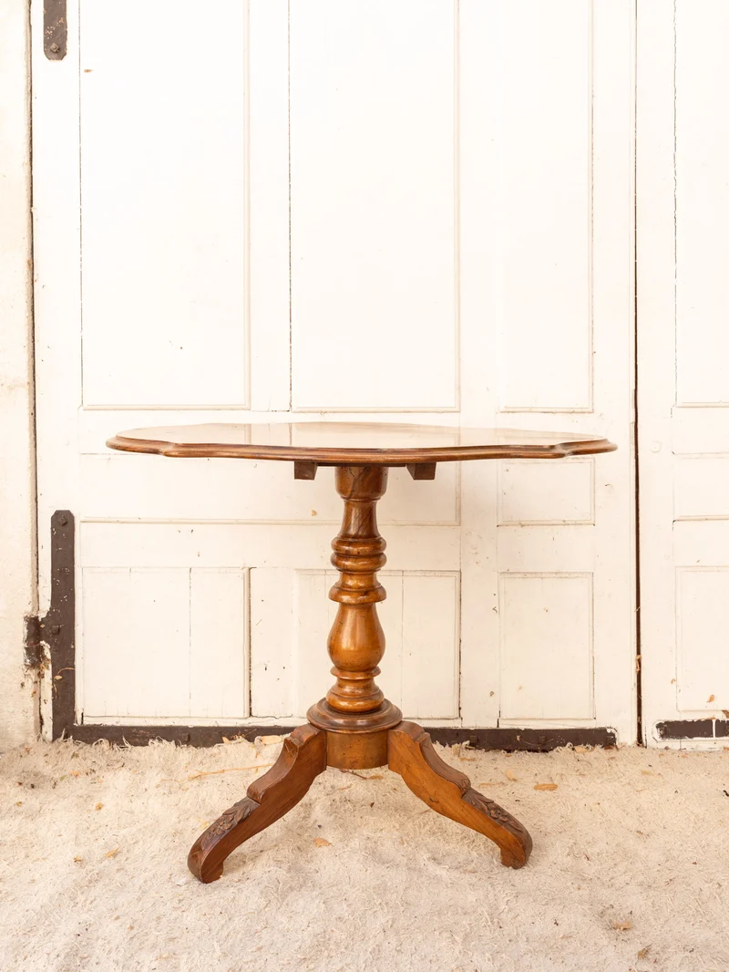 Francine, la table d'appoint en bois N°1429