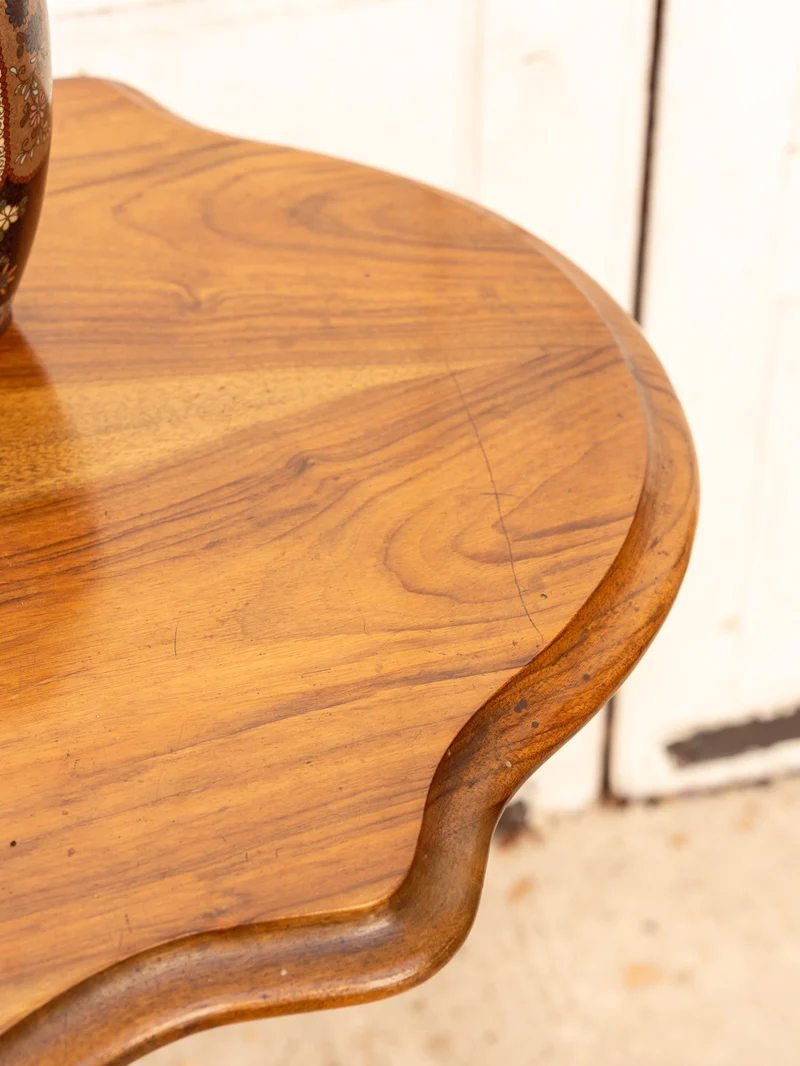 Francine, la table d'appoint en bois N°1429