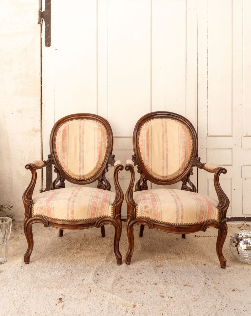 Ernest, la paire de fauteuils Napoléon III en bois N°1487
