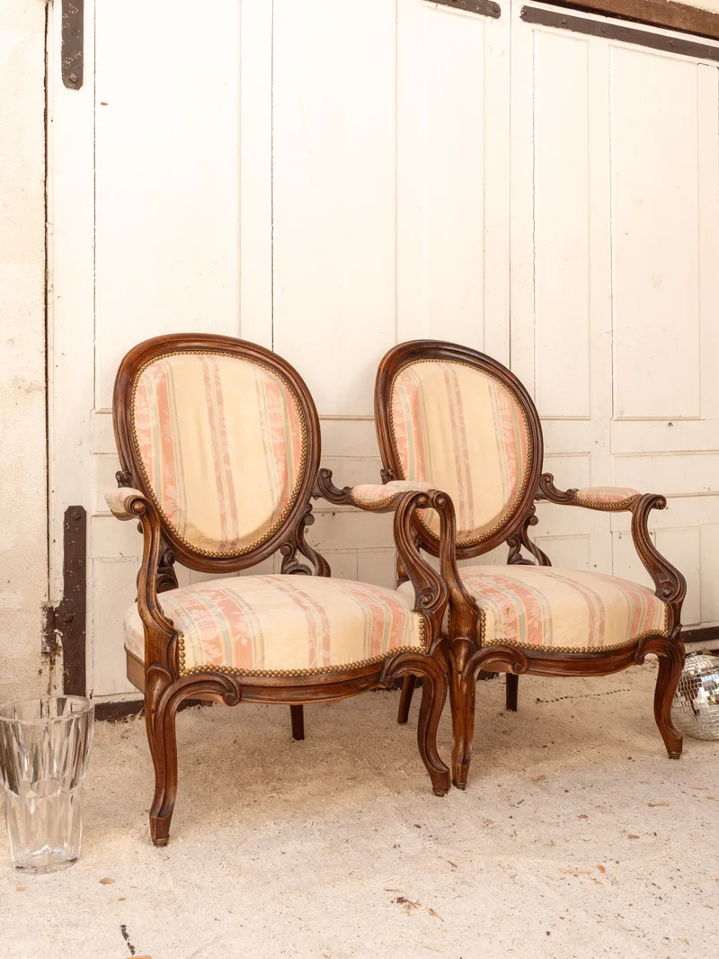 Ernest, la paire de fauteuils Napoléon III en bois N°1487