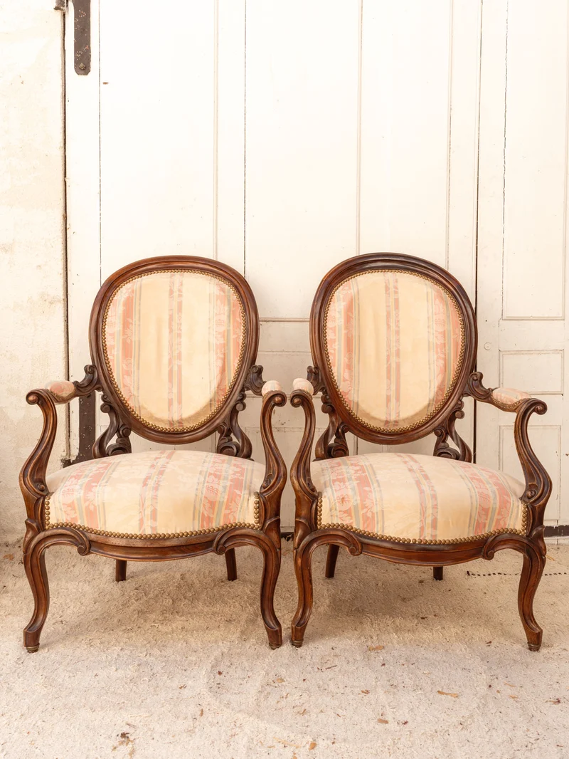 Ernest, la paire de fauteuils Napoléon III en bois N°1487