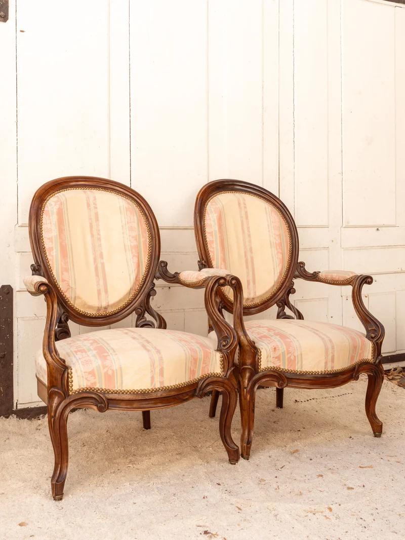 Ernest, la paire de fauteuils Napoléon III en bois N°1487