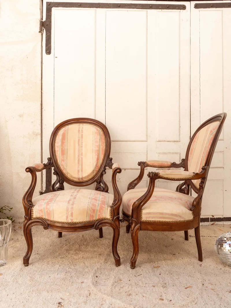 Ernest, la paire de fauteuils Napoléon III en bois N°1487
