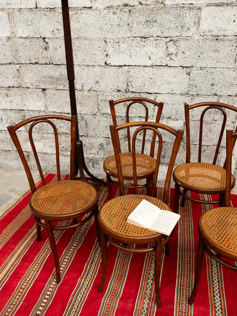 Claude, la chaise à cannage N°1474