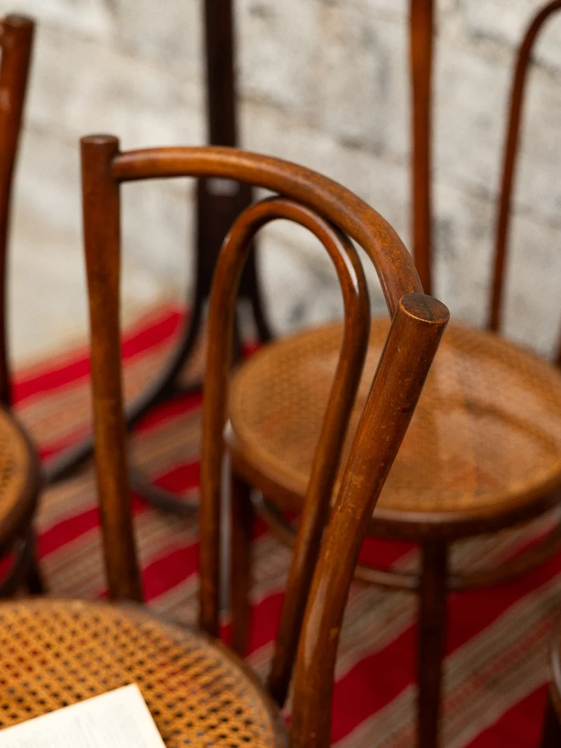 Claude, la chaise à cannage N°1474