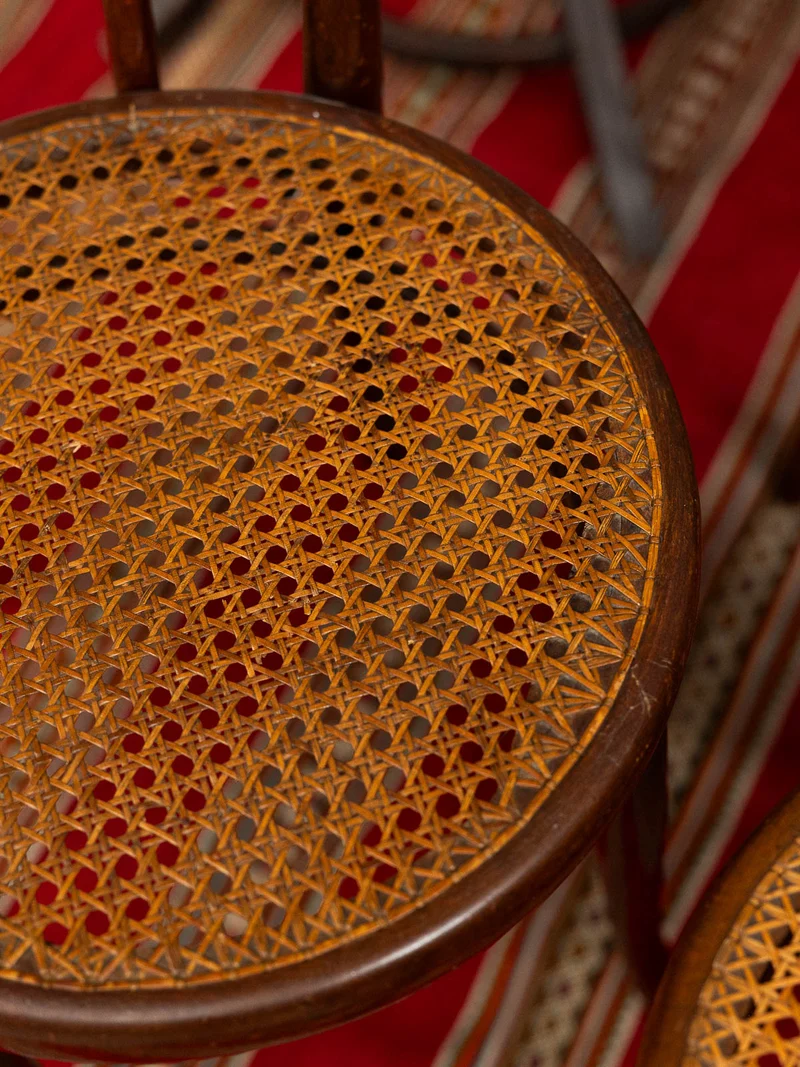 Claude, la chaise à cannage N°1474