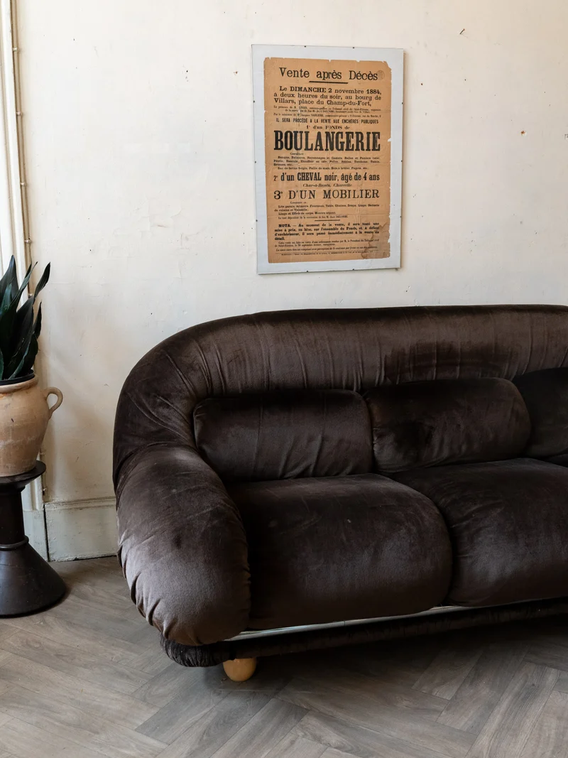 Jacques, le canapé vintage en velours marron N°144