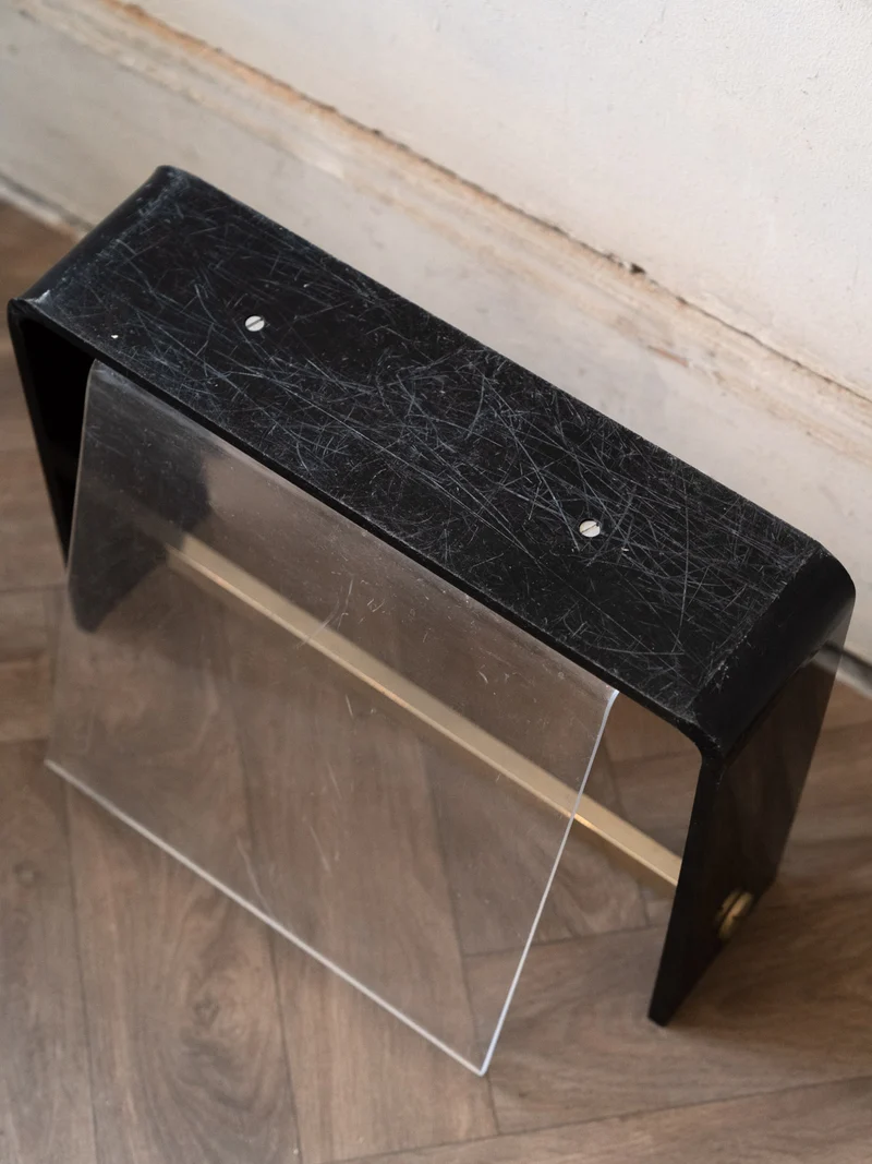 Marius, le porte-revues en plexiglass N°265