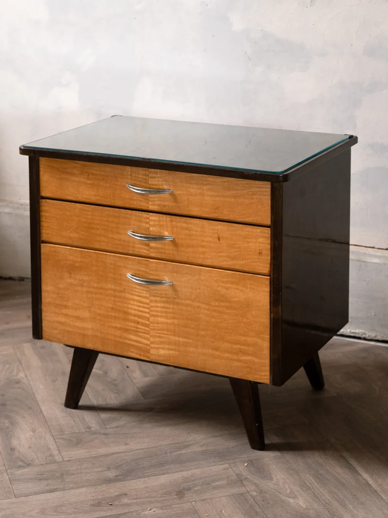 Maïa, la table de chevet scandinave en bois et verre N°1539