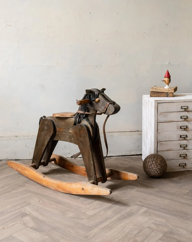 Alix, le cheval à bascule en cuir et bois N°1119