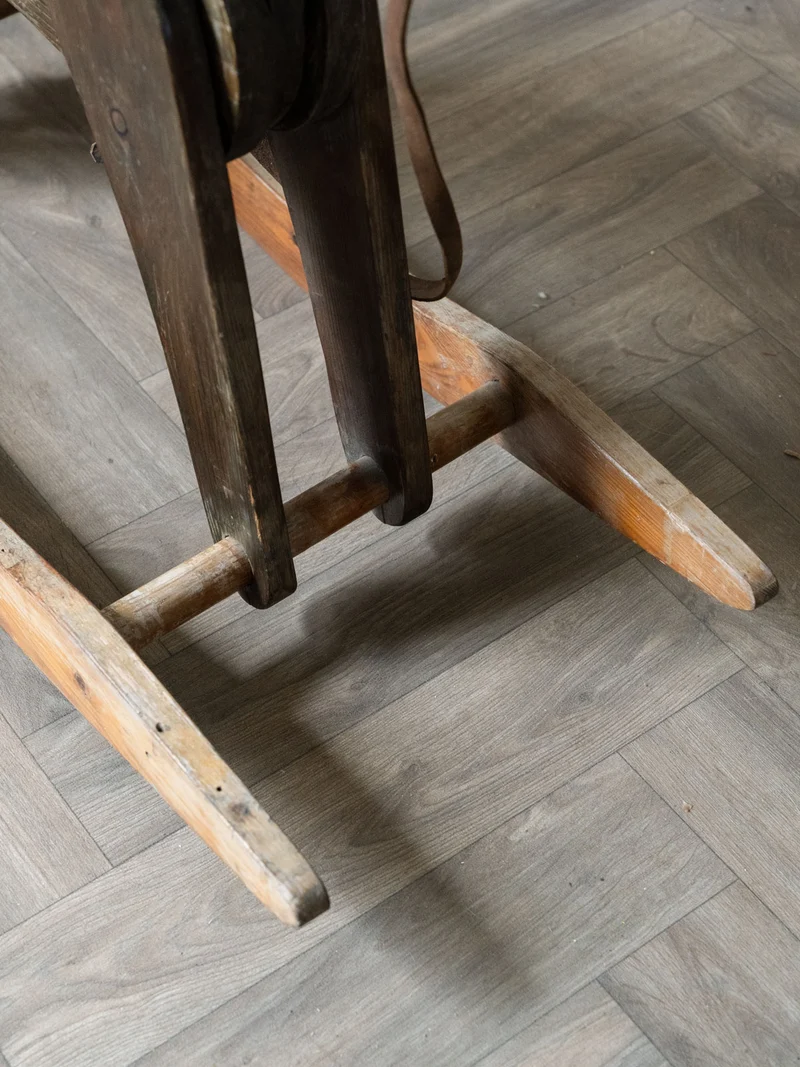 Alix, le cheval à bascule en cuir et bois N°1119