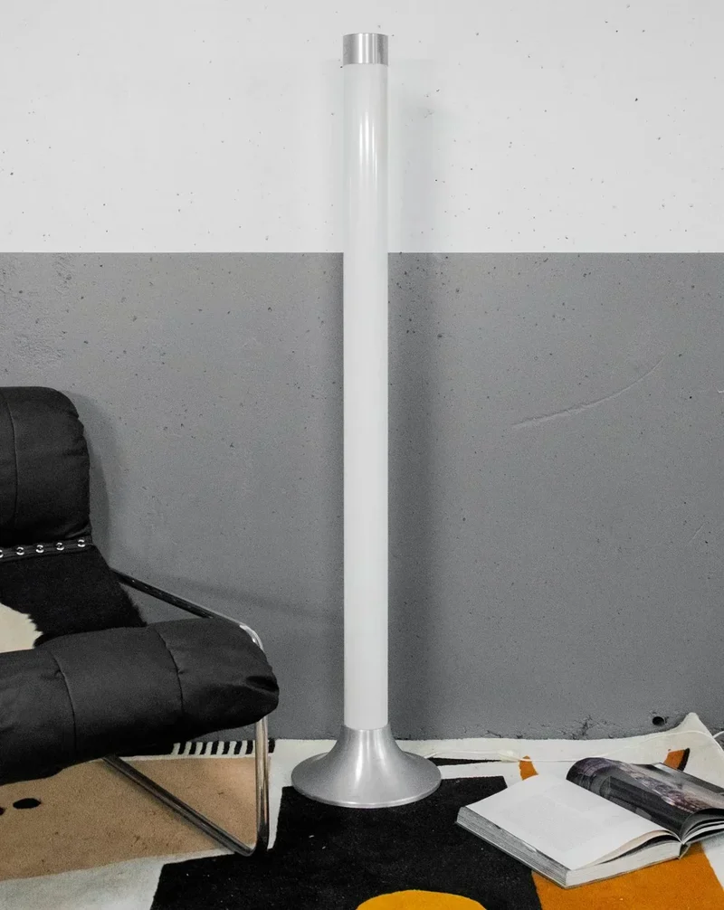 Julien, le lampadaire néon en métal N°272