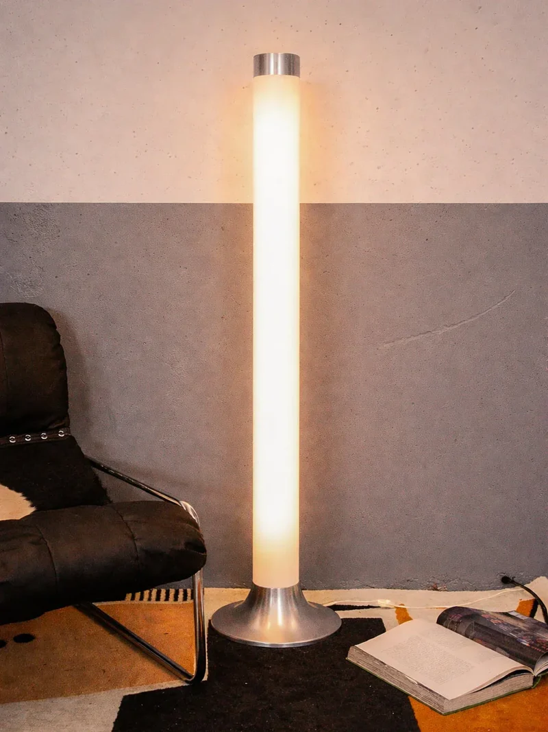 Julien, le lampadaire néon en métal N°272