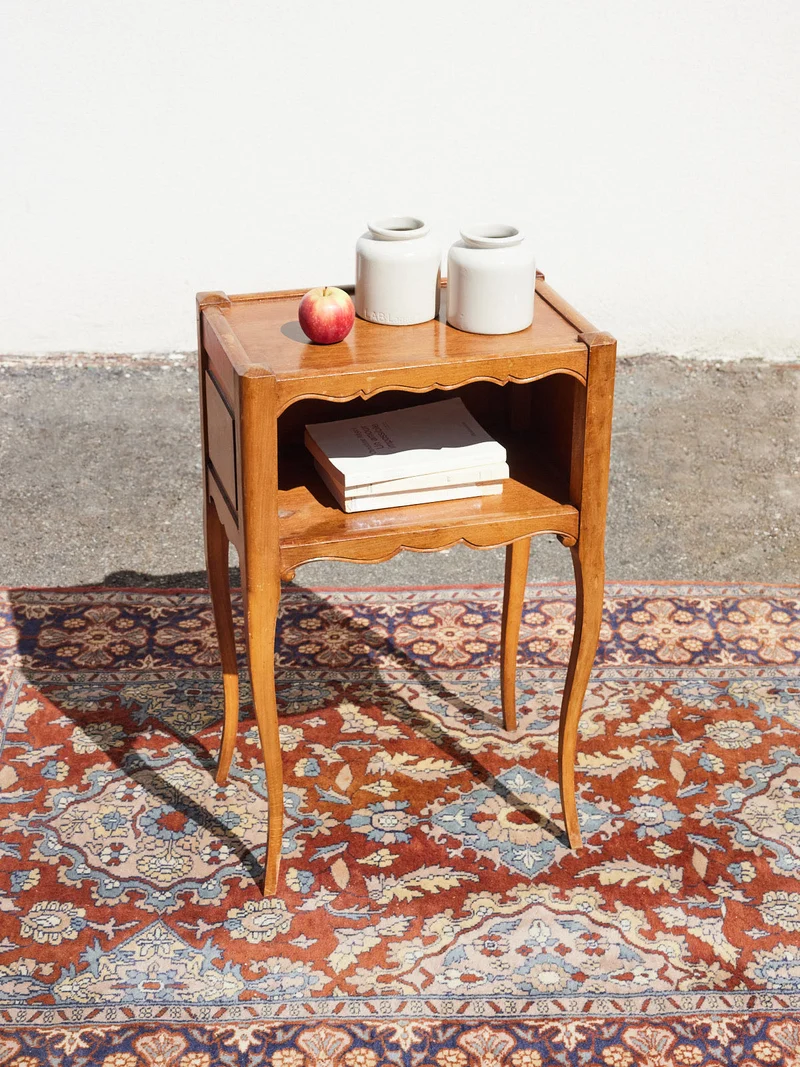 Odile, la table de chevet ancienne en merisier N°1470