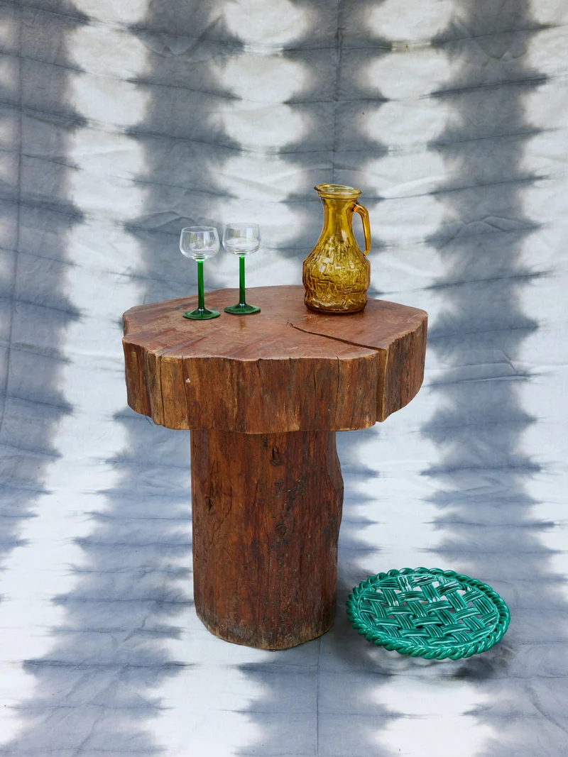 Donna, la table de salon en bois brut N°1074