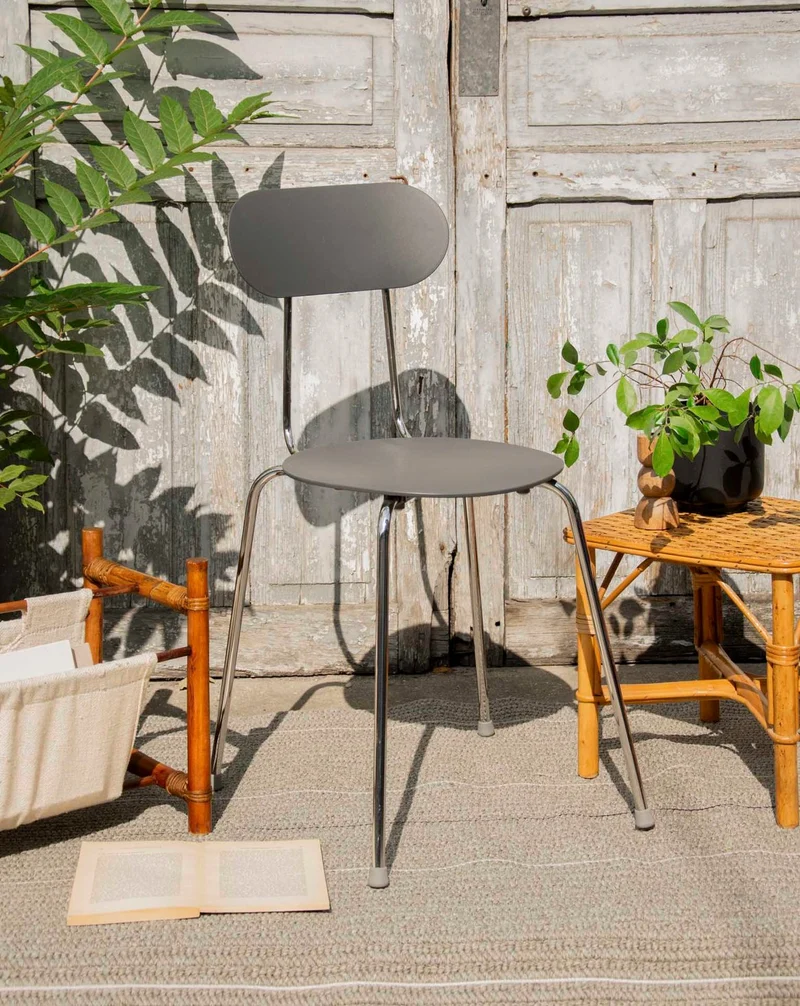 Alma, la chaise design au métal chromé N°1752