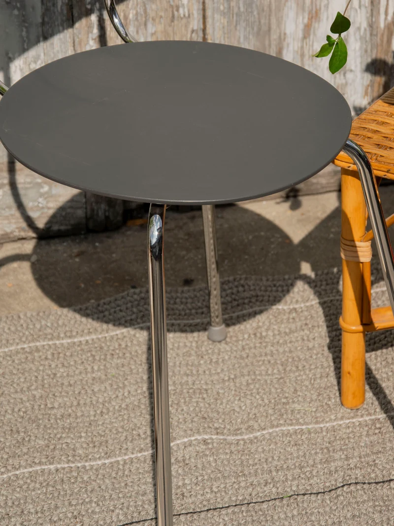 Alma, la chaise design au métal chromé N°1752
