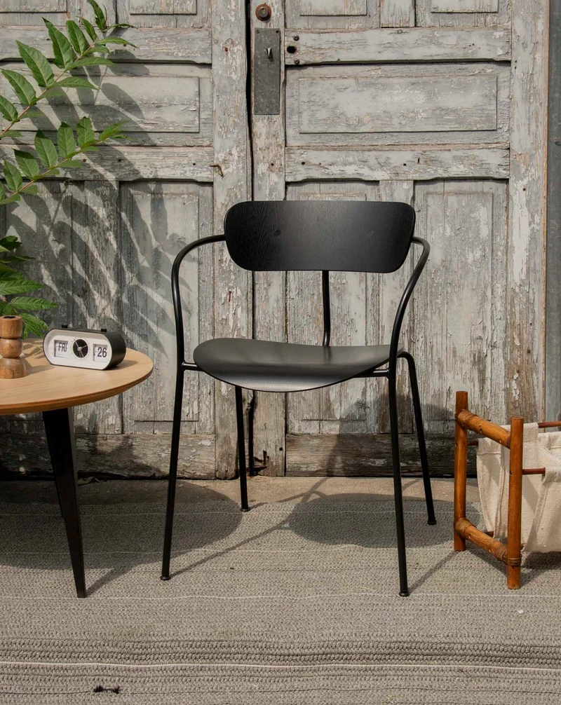 Alma, la chaise au design épuré N°1755
