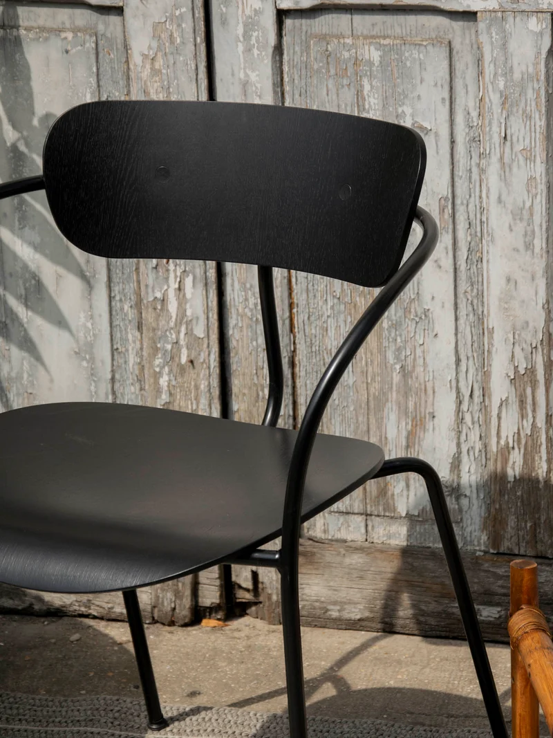 Alma, la chaise au design épuré N°1755