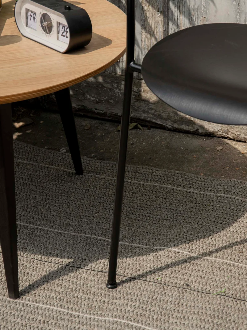 Alma, la chaise au design épuré N°1755