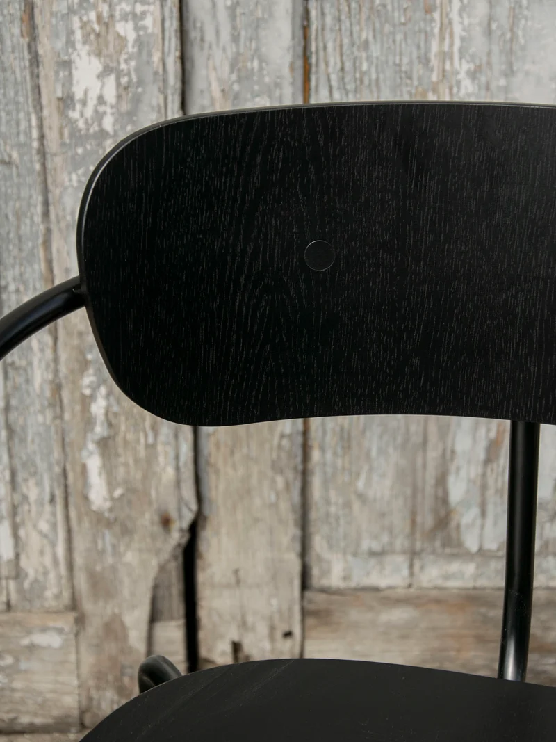 Alma, la chaise au design épuré N°1755