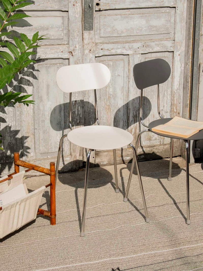 Alma, la chaise design au métal chromé N°1762
