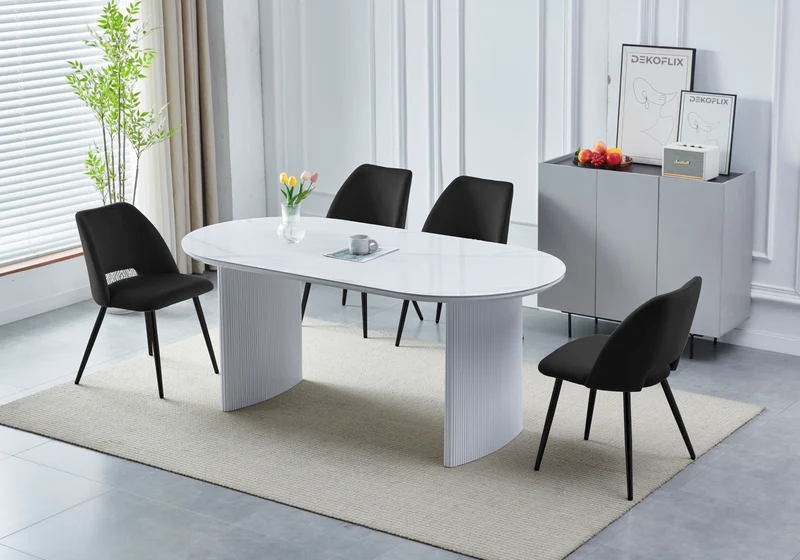 Ensemble table marbre blanc et chaises noirs – Kara