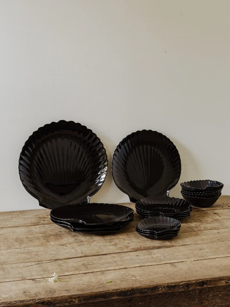 Nestor, le service de vaisselle en verre noir N°696