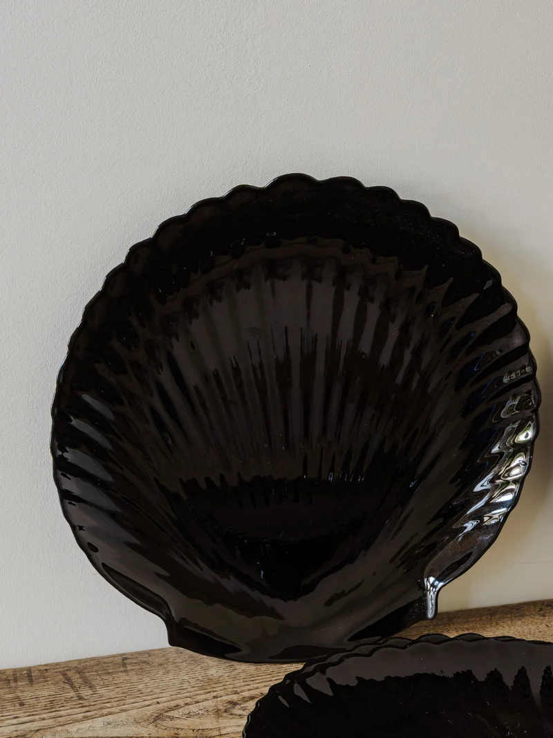 Nestor, le service de vaisselle en verre noir N°696