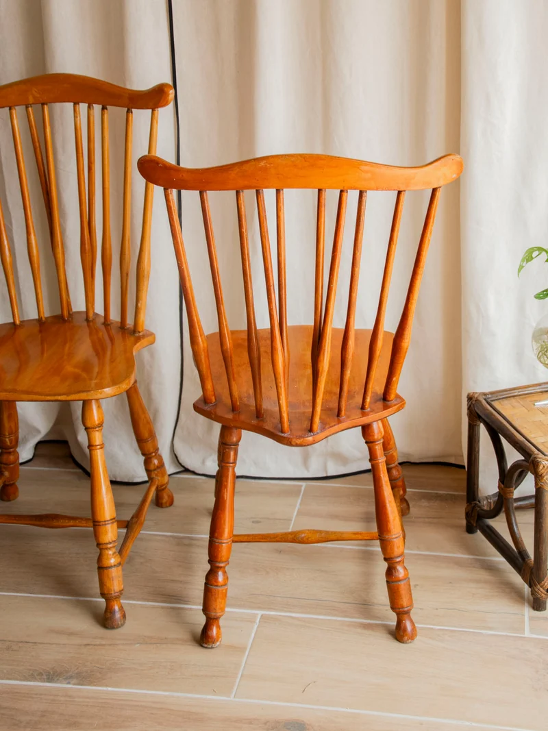 Claude, la paire de chaises au style western N°1450