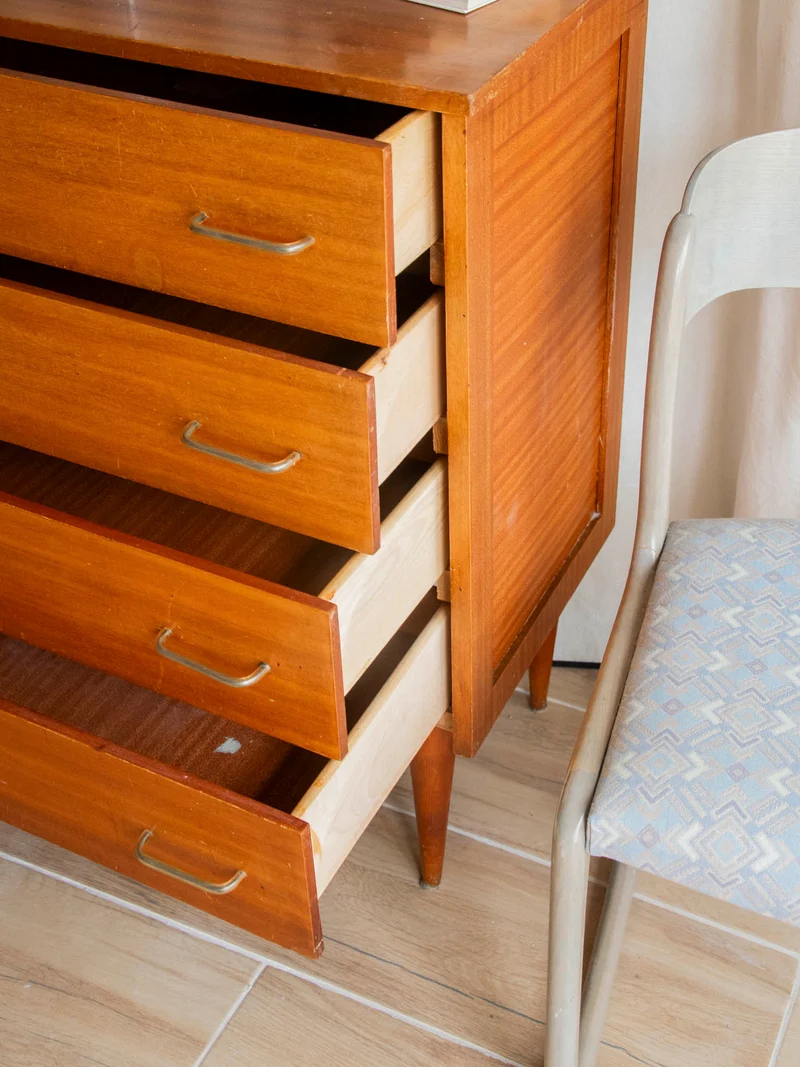 Olga, la commode scandinave aux pieds compas N°700