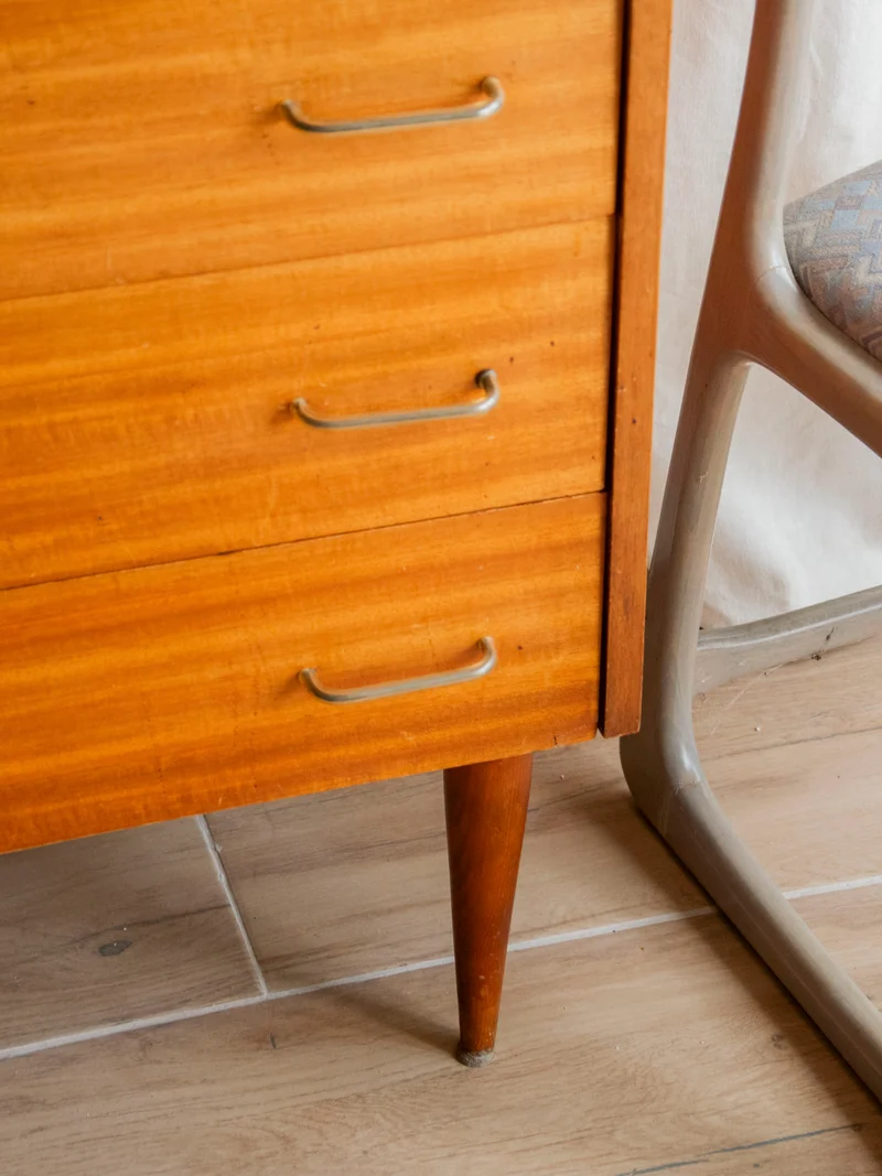 Olga, la commode scandinave aux pieds compas N°700