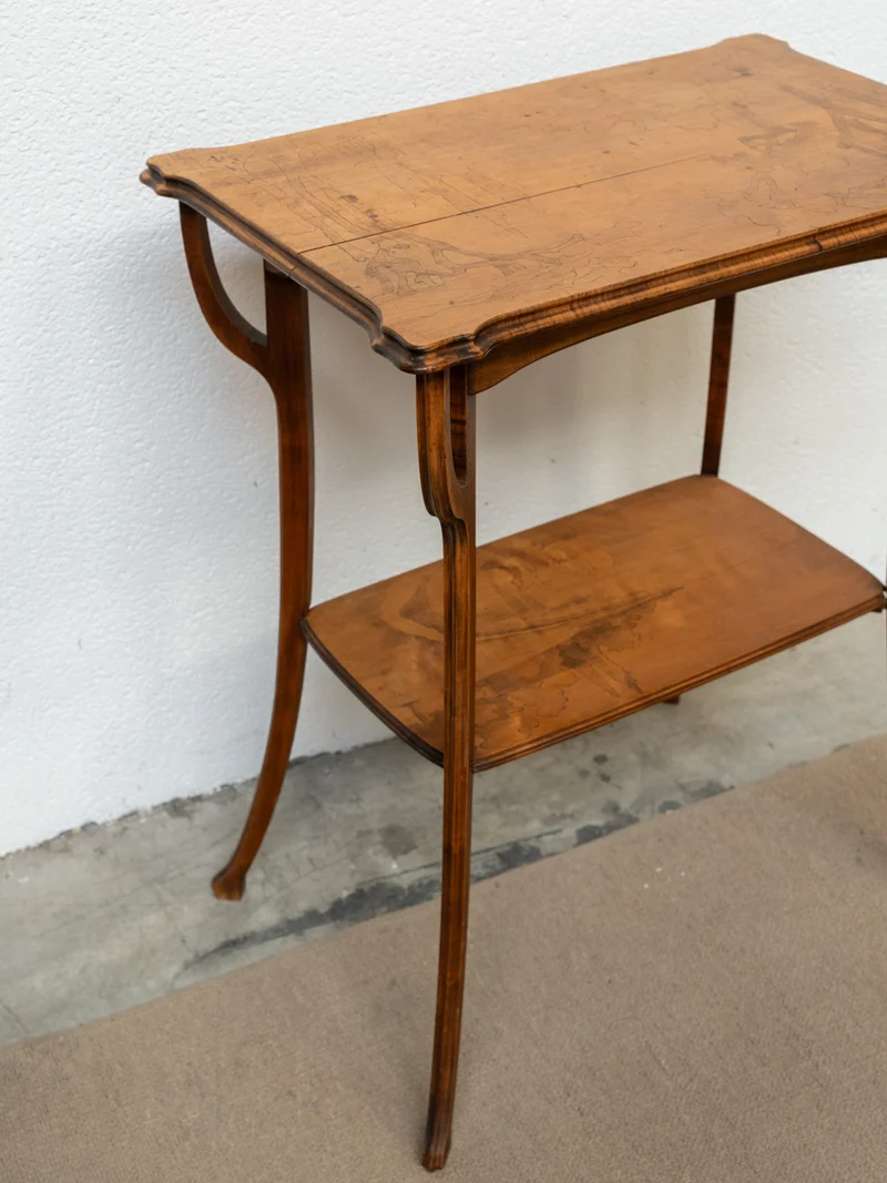 Francine, la table d'appoint en marqueterie N°1101