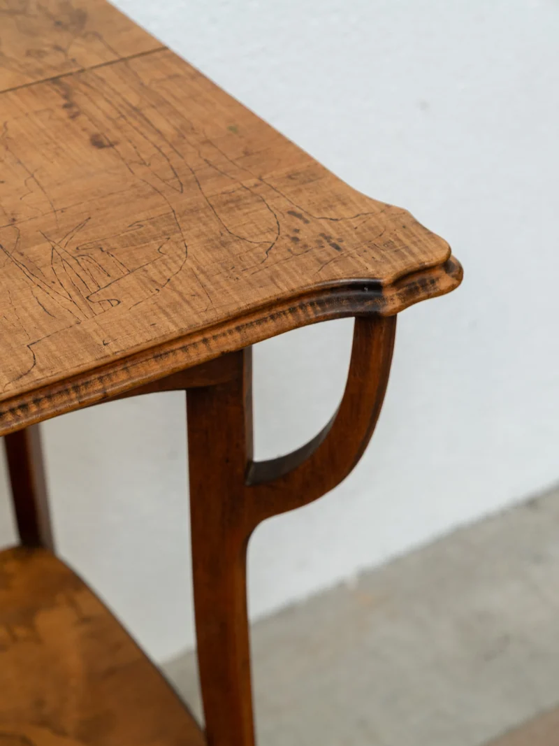 Francine, la table d'appoint en marqueterie N°1101