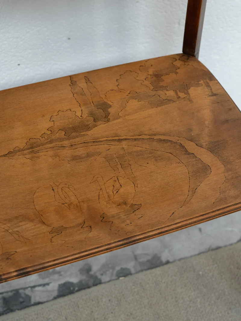 Francine, la table d'appoint en marqueterie N°1101