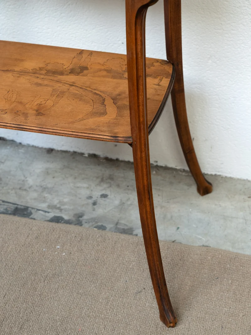 Francine, la table d'appoint en marqueterie N°1101