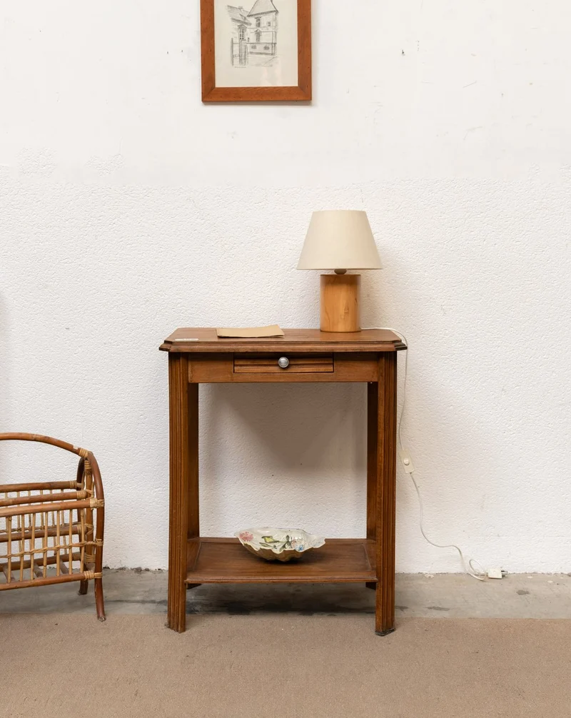 Francine, la table d'appoint en bois N°1100