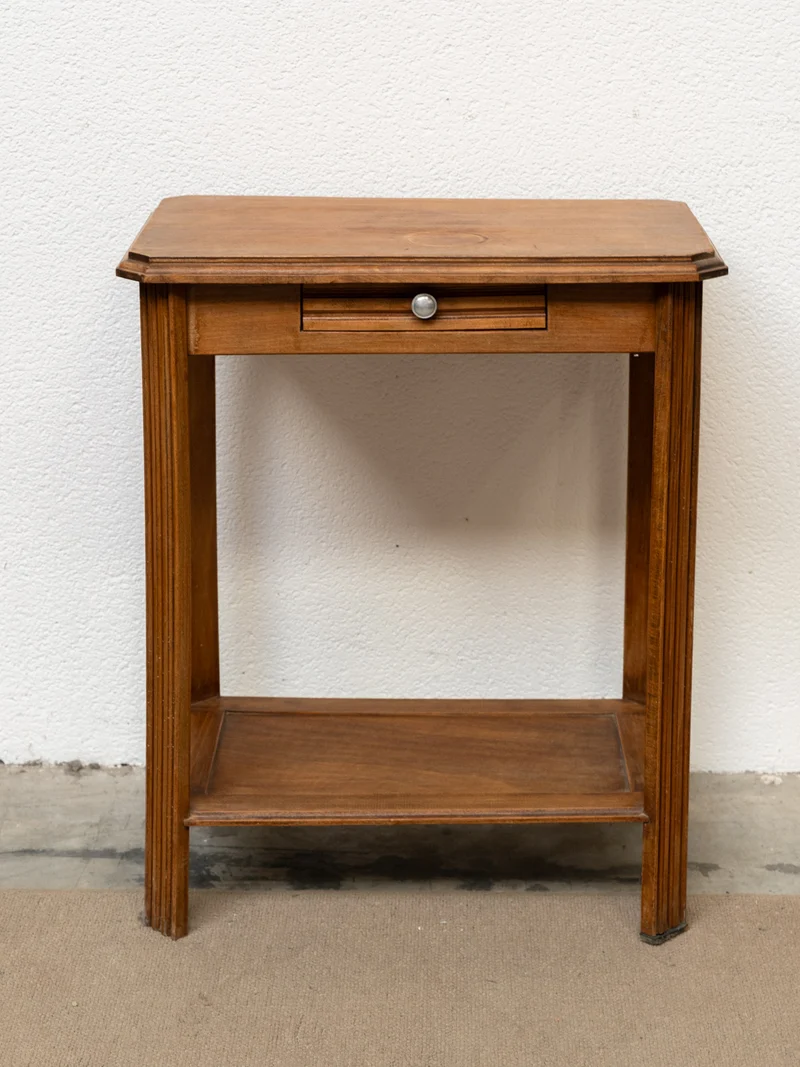 Francine, la table d'appoint en bois N°1100