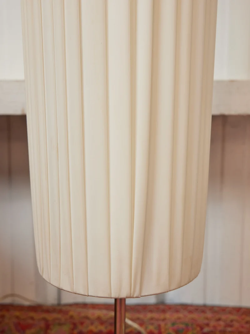 Julien, le lampadaire en tissu plié N°390